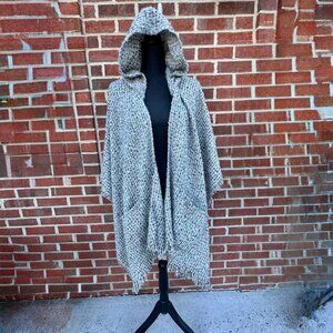 Steve Madden Hooded Poncho Cape Cardigan OSFM Gray Pockets Fringe Open Front